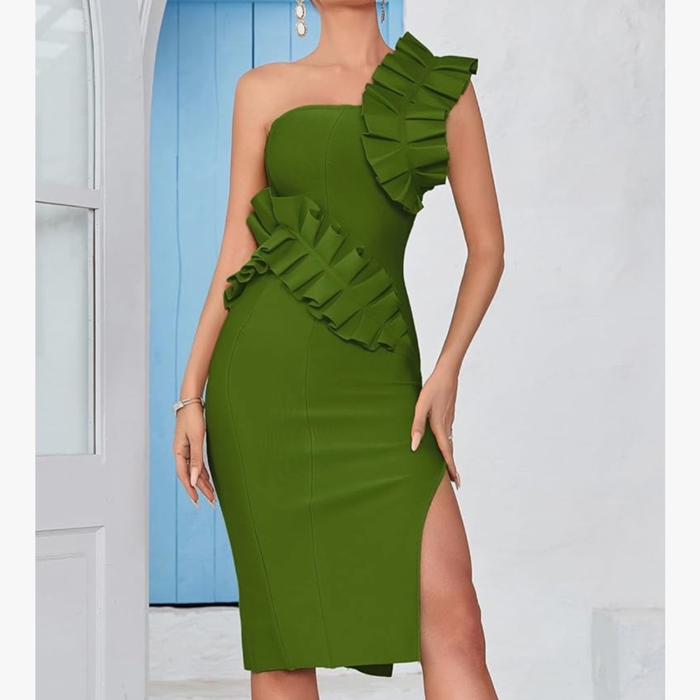 Elegant Green Ruffle Dress - Picture 3 of 4